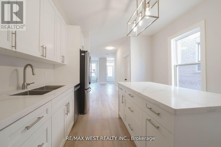 115 EDWIN AVENUE, Toronto (Dovercourt-Wallace Emerson-Junction), Ontario, M6P3Z8