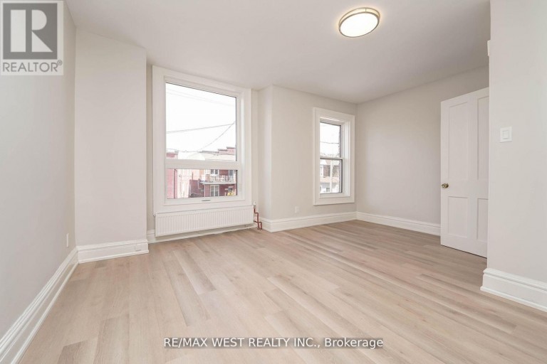 115 EDWIN AVENUE, Toronto (Dovercourt-Wallace Emerson-Junction), Ontario, M6P3Z8
