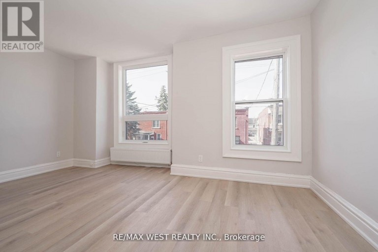 115 EDWIN AVENUE, Toronto (Dovercourt-Wallace Emerson-Junction), Ontario, M6P3Z8