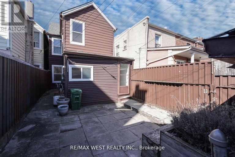 115 EDWIN AVENUE, Toronto (Dovercourt-Wallace Emerson-Junction), Ontario, M6P3Z8