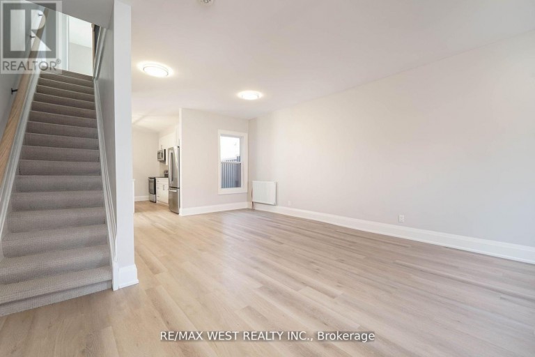 115 EDWIN AVENUE, Toronto (Dovercourt-Wallace Emerson-Junction), Ontario, M6P3Z8