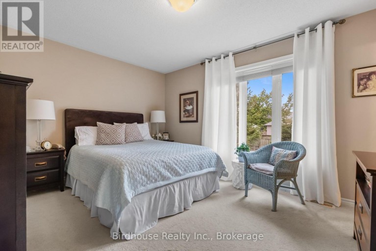 14 LANGTON PLACE, Kawartha Lakes (Lindsay), Ontario, K9V6G9