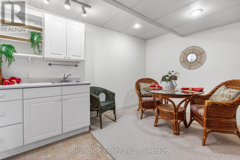 14 LANGTON PLACE, Kawartha Lakes (Lindsay), Ontario, K9V6G9