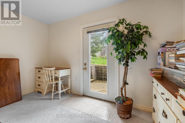 14 LANGTON PLACE, Kawartha Lakes (Lindsay), Ontario, K9V6G9