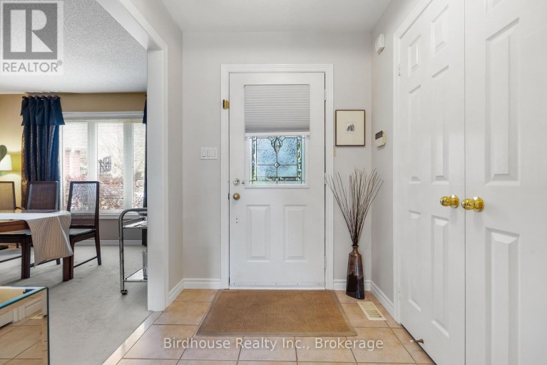14 LANGTON PLACE, Kawartha Lakes (Lindsay), Ontario, K9V6G9