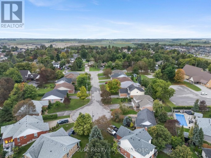 14 LANGTON PLACE, Kawartha Lakes (Lindsay), Ontario, K9V6G9
