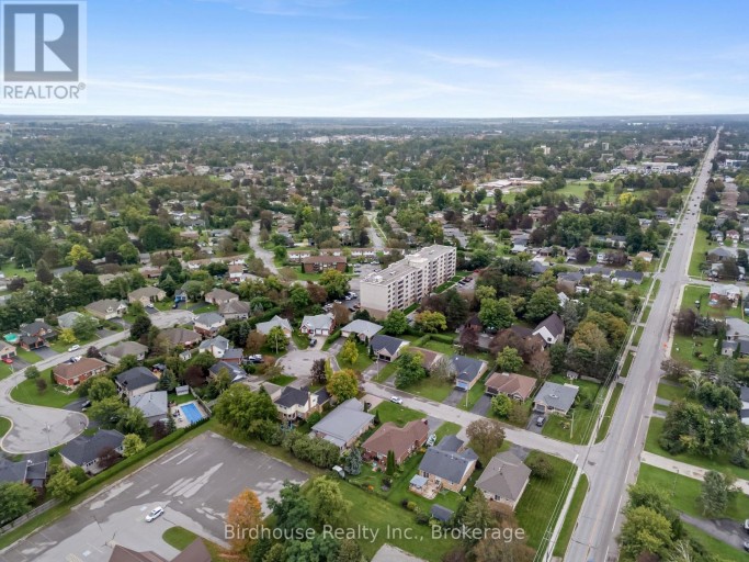 14 LANGTON PLACE, Kawartha Lakes (Lindsay), Ontario, K9V6G9