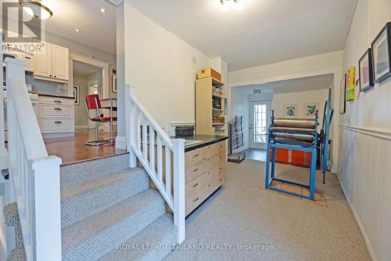 208 EDWARD STREET, London South (South F), Ontario, N6C3J2