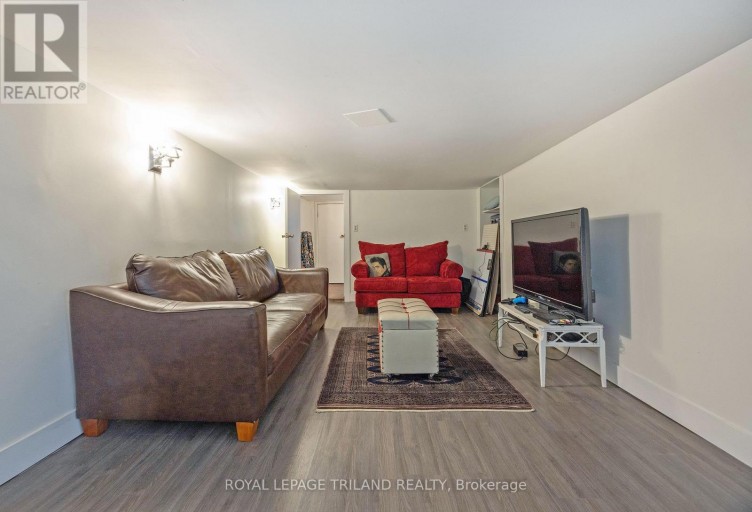 208 EDWARD STREET, London South (South F), Ontario, N6C3J2
