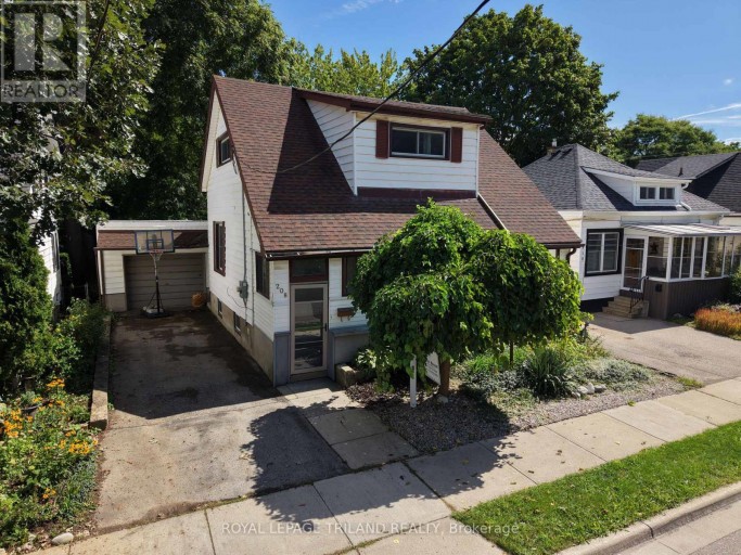 208 EDWARD STREET, London South (South F), Ontario, N6C3J2