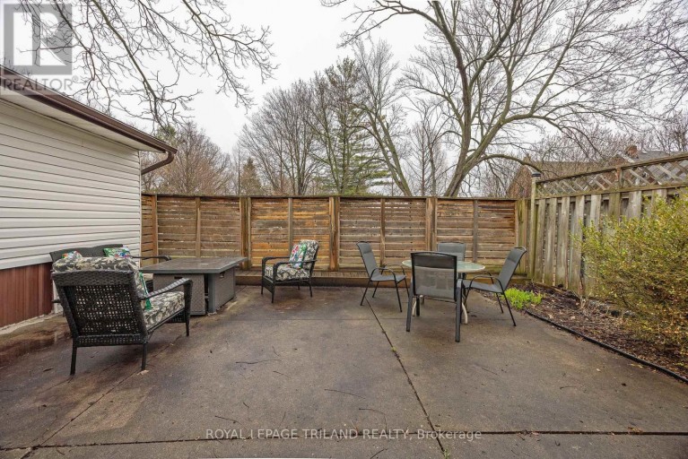 208 EDWARD STREET, London South (South F), Ontario, N6C3J2