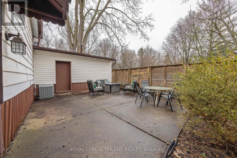 208 EDWARD STREET, London South (South F), Ontario, N6C3J2