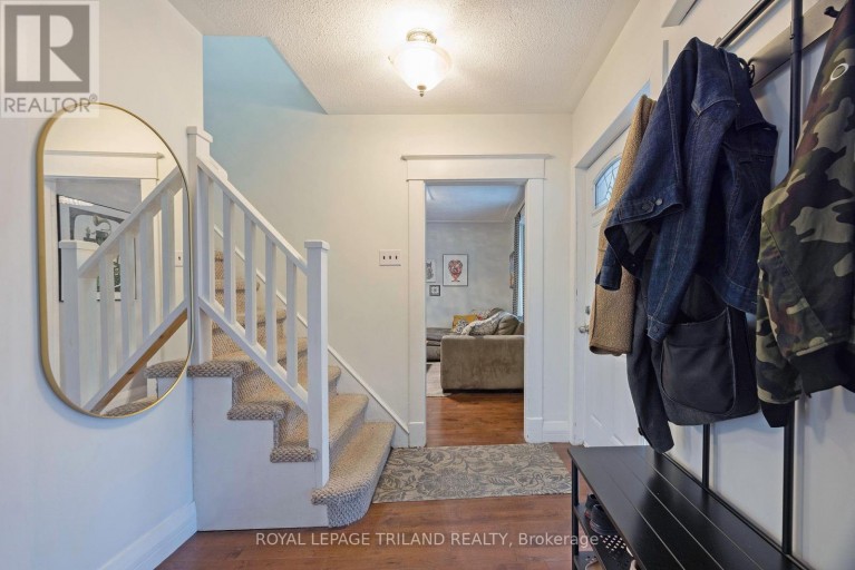 208 EDWARD STREET, London South (South F), Ontario, N6C3J2
