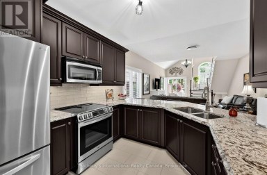 48 THOMAS DRIVE Collingwood Ontario photo 10