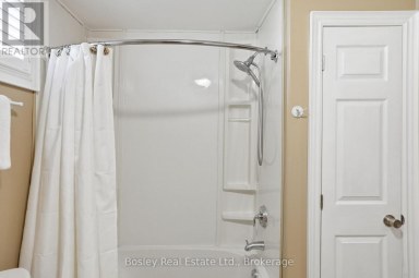 28 CLARK STREET Collingwood Ontario photo 37