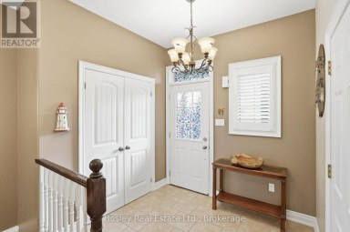 28 CLARK STREET Collingwood Ontario photo 5