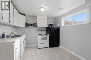 4515 45 Avenue Innisfail Alberta photo 17