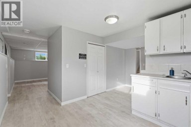 4515 45 Avenue Innisfail Alberta photo 18