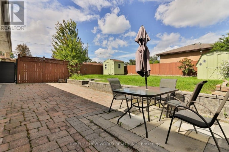 744 TENNYSON AVENUE, Oshawa (Donevan), Ontario, L1H3K6