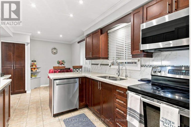 73 CLUETT DRIVE, Ajax (South East), Ontario, L1S7G3