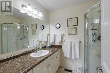 8 RUSSETT DRIVE Meaford Ontario photo 11