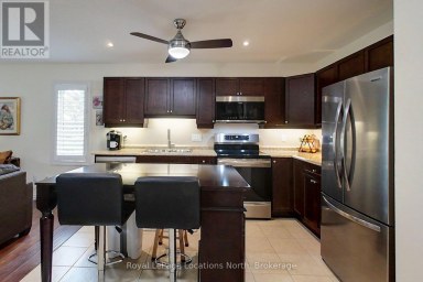 8 RUSSETT DRIVE Meaford Ontario photo 5