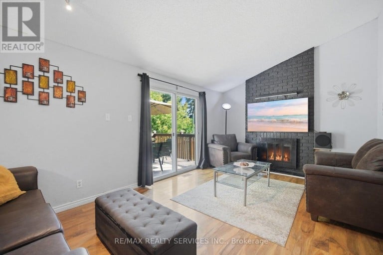 12 LADIN DRIVE, Brampton (Westgate), Ontario, L6S3V5