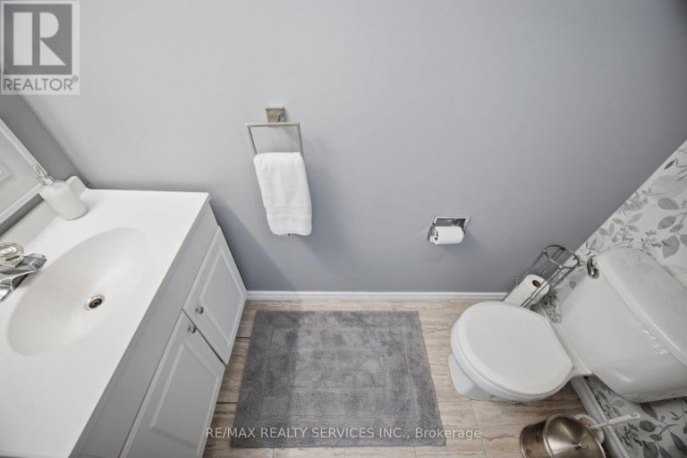 12 LADIN DRIVE, Brampton (Westgate), Ontario, L6S3V5