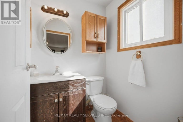 12 LADIN DRIVE, Brampton (Westgate), Ontario, L6S3V5