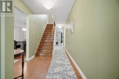 12 LADIN DRIVE Brampton (Westgate) Ontario photo 6