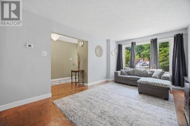 12 LADIN DRIVE Brampton (Westgate) Ontario photo 7
