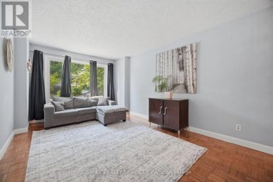 12 LADIN DRIVE Brampton (Westgate) Ontario photo 8