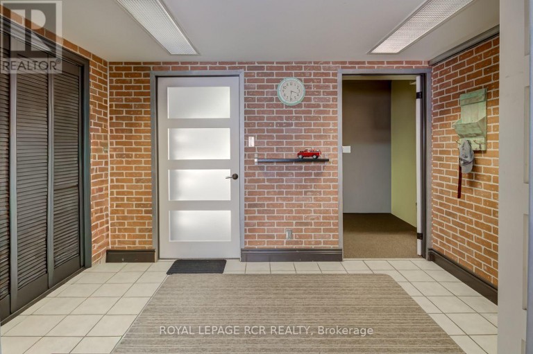 10 - 2 MARCONI COURT, Caledon (Bolton West), Ontario, L7E1E5