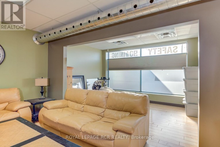 10 - 2 MARCONI COURT, Caledon (Bolton West), Ontario, L7E1E5