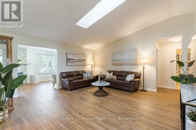 11 ALGONQUIN TRAIL Clarington (Bowmanville) Ontario photo 5