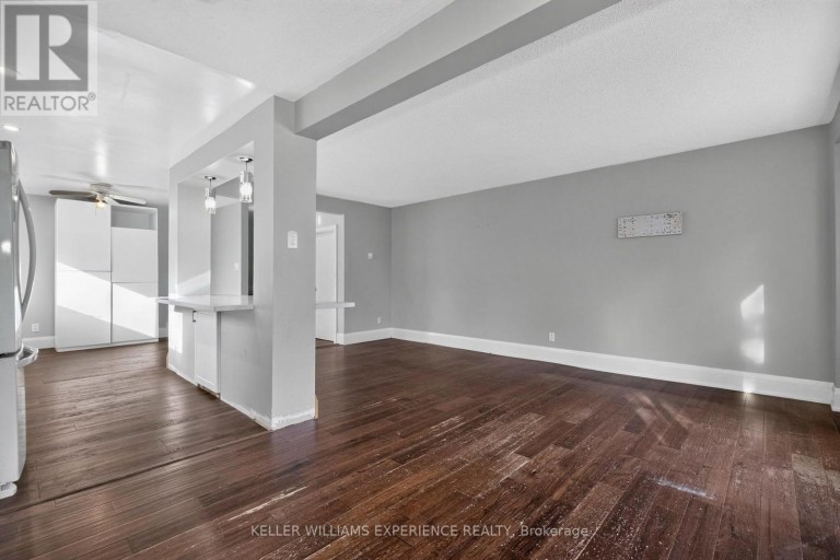 21 B COLLEGE CRESCENT, Barrie (Grove East), Ontario, L4M2W4