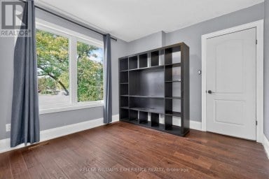 21 B COLLEGE CRESCENT Barrie (Grove East) Ontario photo 13
