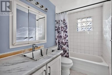 21 B COLLEGE CRESCENT Barrie (Grove East) Ontario photo 18