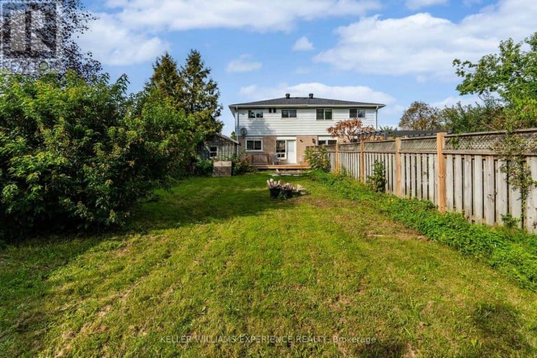 21 B COLLEGE CRESCENT, Barrie (Grove East), Ontario, L4M2W4