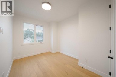 411 28 Avenue NW Calgary Alberta photo 37