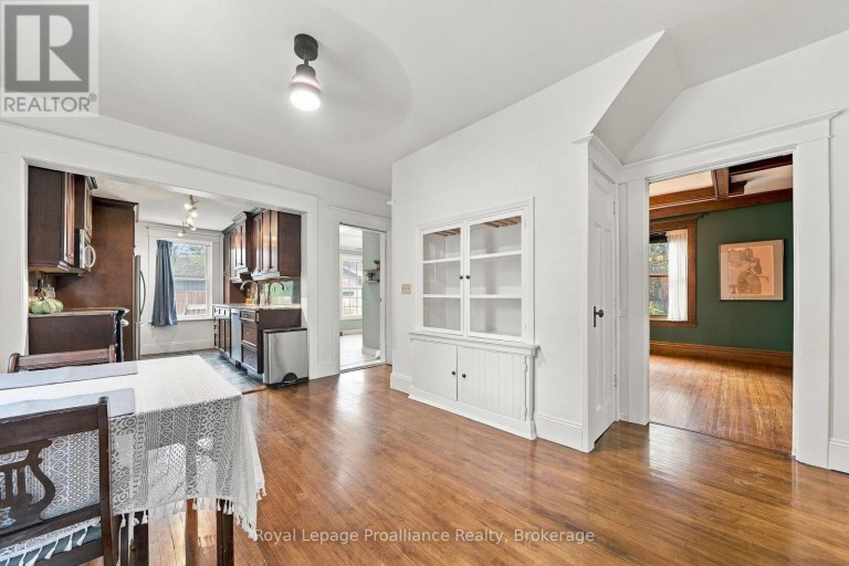 31 GROVE STREET, Belleville (Belleville Ward), Ontario, K8P1W1