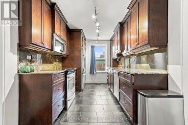 31 GROVE STREET Belleville (Belleville Ward) Ontario photo 18