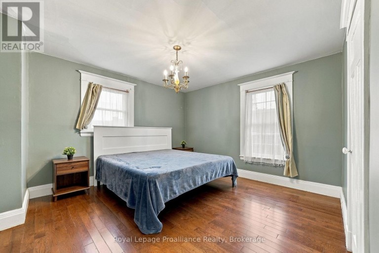 31 GROVE STREET, Belleville (Belleville Ward), Ontario, K8P1W1