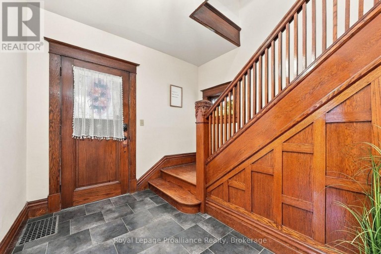 31 GROVE STREET, Belleville (Belleville Ward), Ontario, K8P1W1
