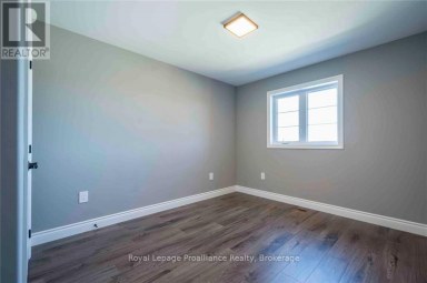 19 PRIMROSE CRESCENT Belleville (Thurlow Ward) Ontario photo 15
