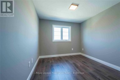 19 PRIMROSE CRESCENT Belleville (Thurlow Ward) Ontario photo 16