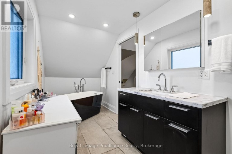 5 CARLETON BOULEVARD, Hamilton Township (Baltimore), Ontario, K9A0S9