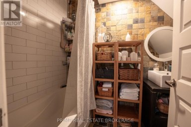 500-502 COLBORNE STREET London East (East F) Ontario photo 11