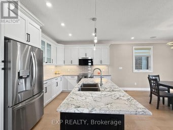 3833 CAMPBELL STREET N London South (South V) Ontario photo 13