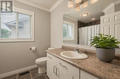 20 HIGHLANDS CRESCENT Collingwood Ontario photo 27